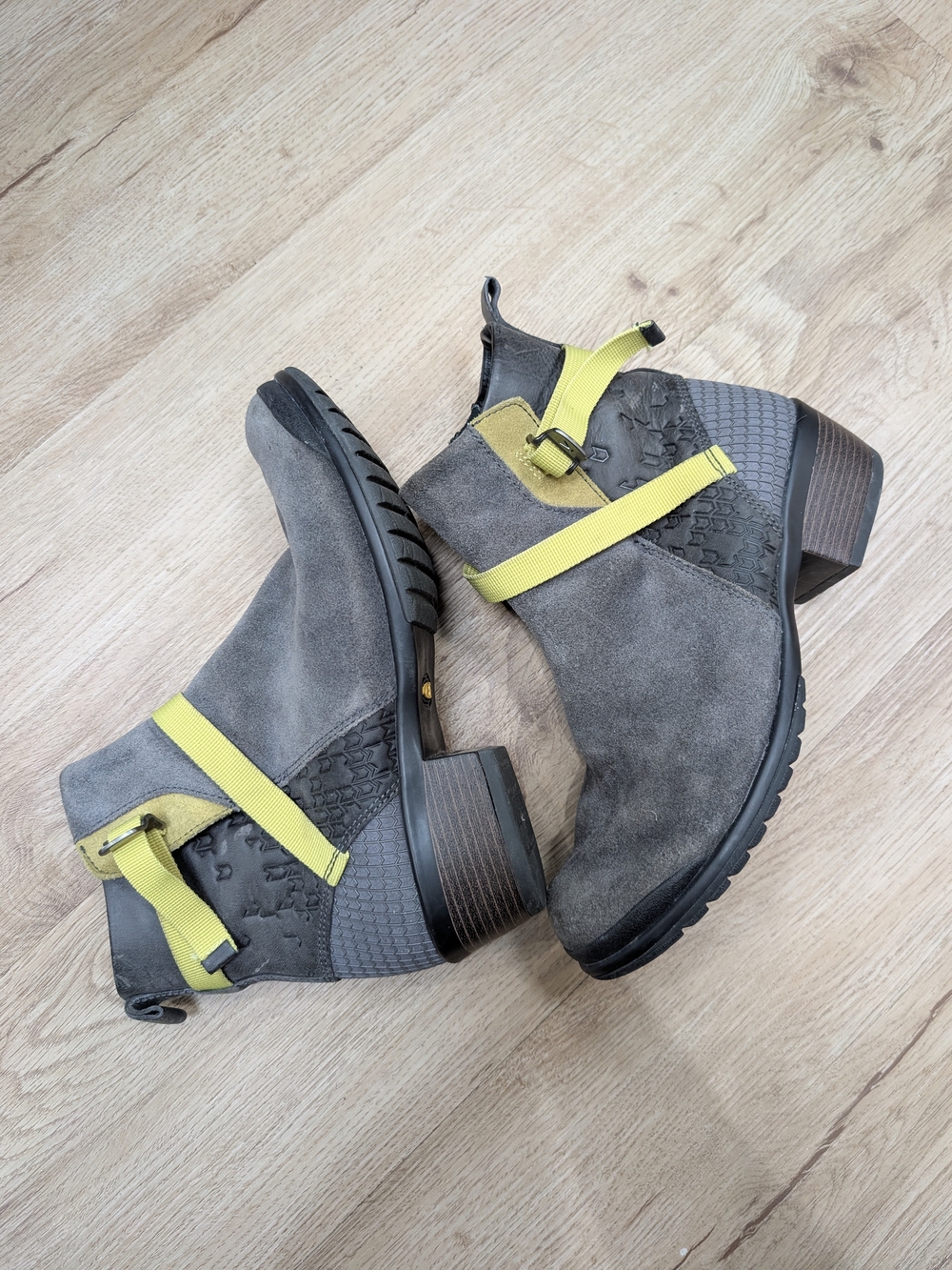 KEEN Morrison Boot Size 8